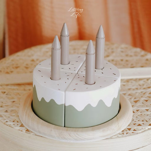 Wooden Matcha Cream Cake
